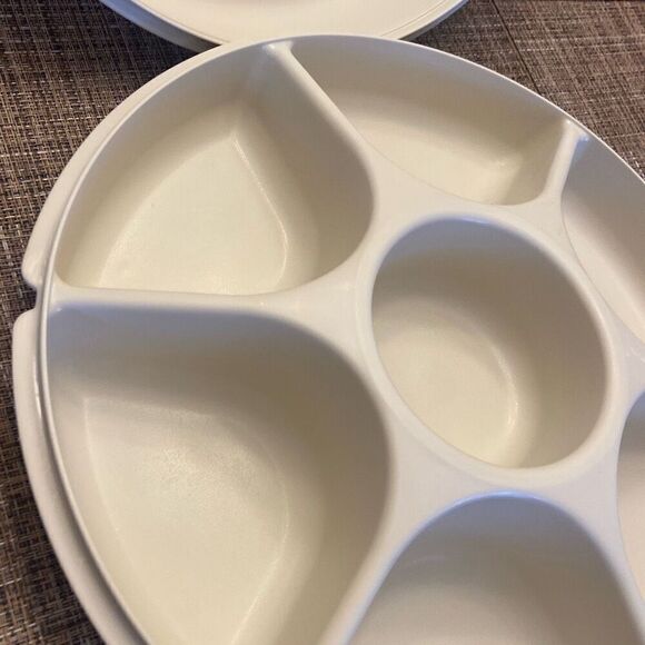 Vintage Tupperware Divided Veggie Relish Chip Dip Serving Tray with Lid 1666-4 - Picture 8 of 12